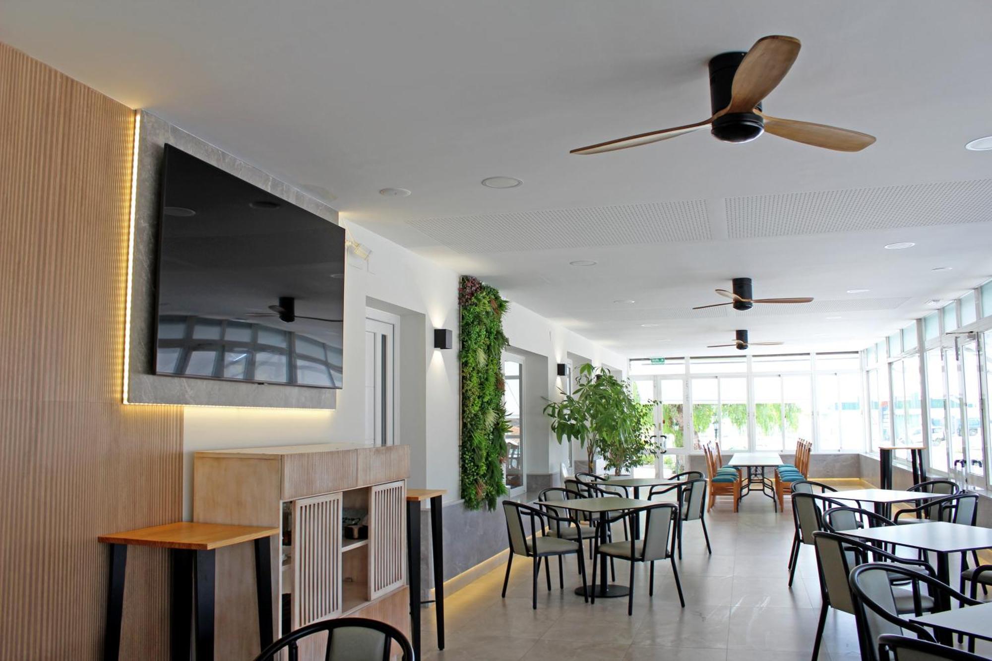 Hostal Restaurante El Cary Montemayor Exterior photo